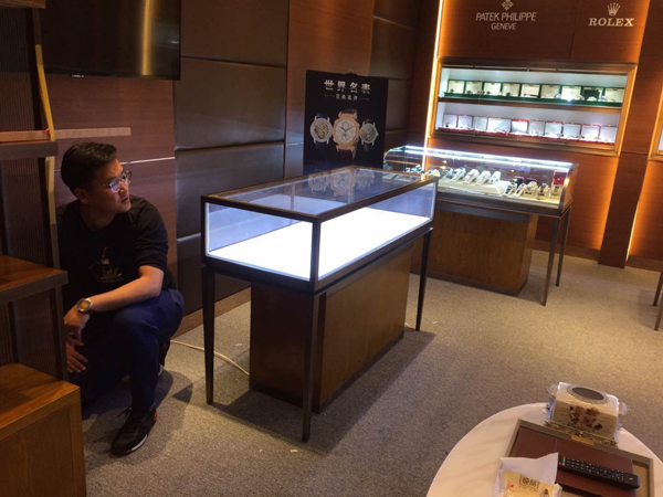 玻璃展柜的普遍定價是多少呢？