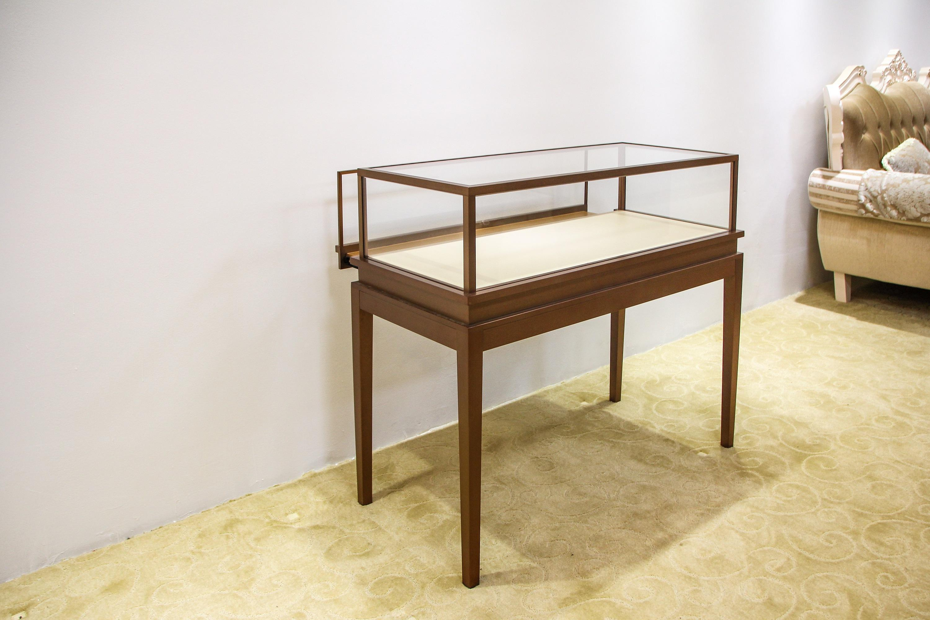 南京哪些因素會(huì)影響到珠寶展柜的價(jià)格